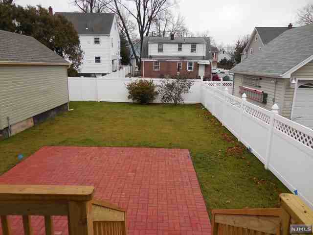 107 Davies Ave - Photo 3 of 22