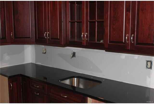 22 Chester Ln - Photo 3 of 19