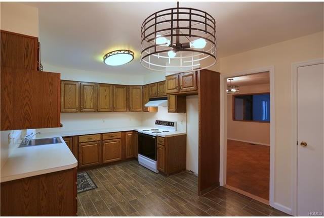 27 Maple Brook Rd - Photo 2 of 27