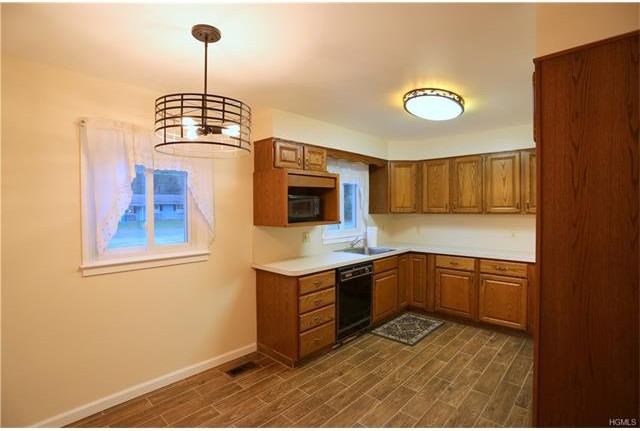 27 Maple Brook Rd - Photo 3 of 27