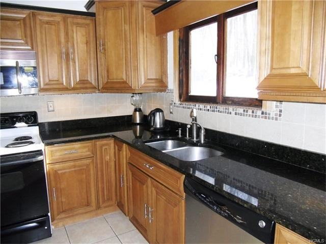 34 Waccabuc Rd - Photo 2 of 11