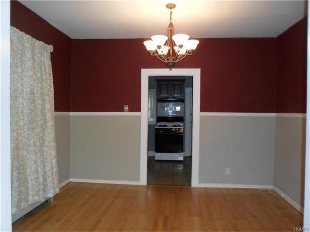 89 Marble Ave - Photo 2 of 12