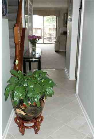 2-98 Jonathan Dr - Photo 3 of 30