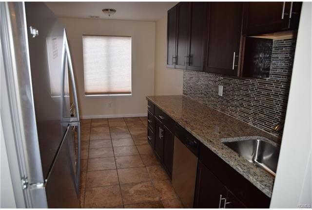 60 Leisure Way - Photo 3 of 22