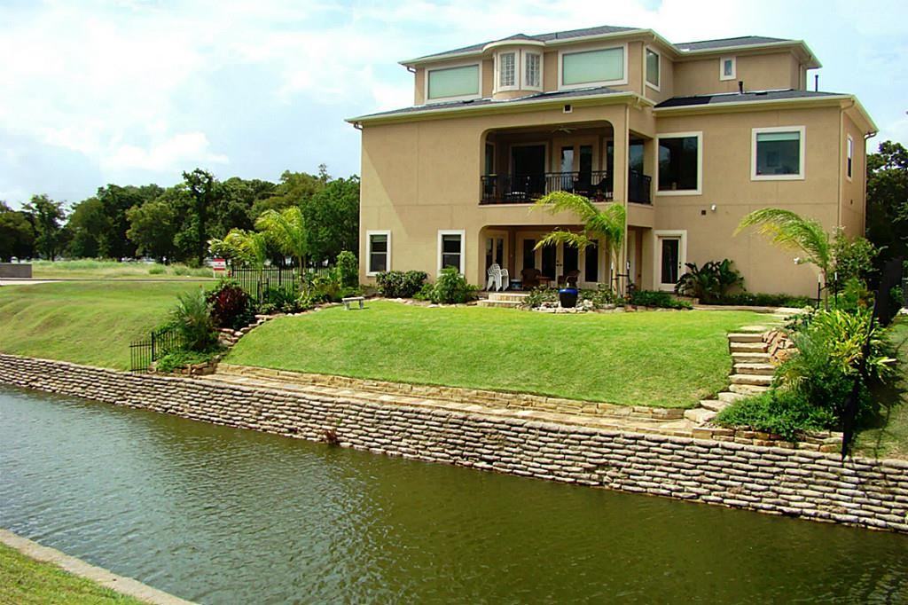 1517 Waterside Dr - Photo 2 of 32