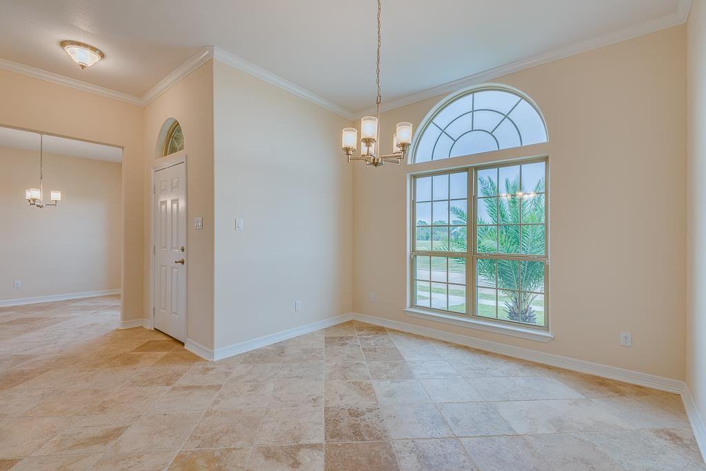 323 Twin Timbers Ln - Photo 2 of 28