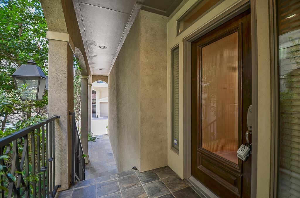 6844 Staffordshire - Photo 3 of 31