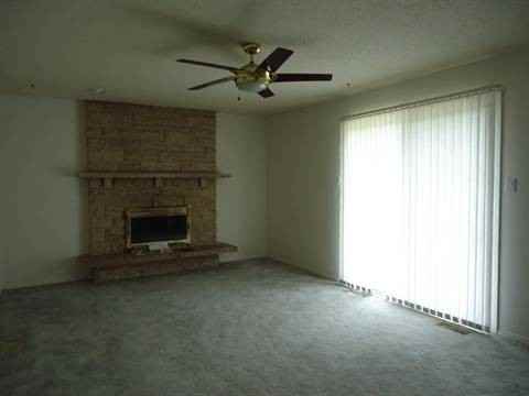 9 Lodgepole Crescent - Photo 3 of 4