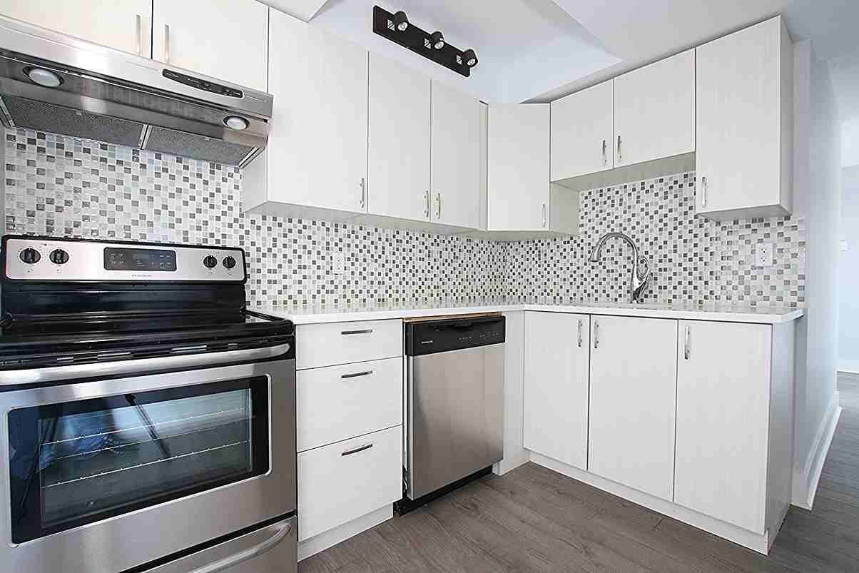 420 Parkdale Avenue - Photo 3 of 10