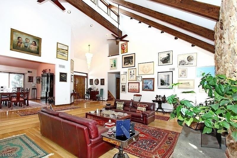 11 Timber Ridge Dr - Photo 3 of 23