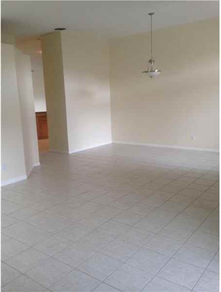 1561 SW 106th Terrace - Photo 2 of 6