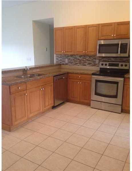 1561 SW 106th Terrace - Photo 3 of 6