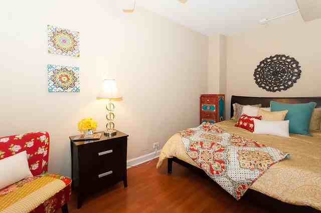 18 East Elm Street #515
