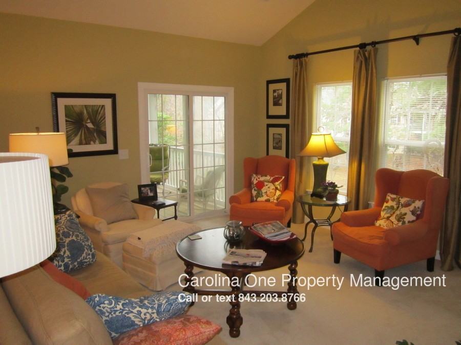 507 S Elgin Ct - Photo 2 of 20