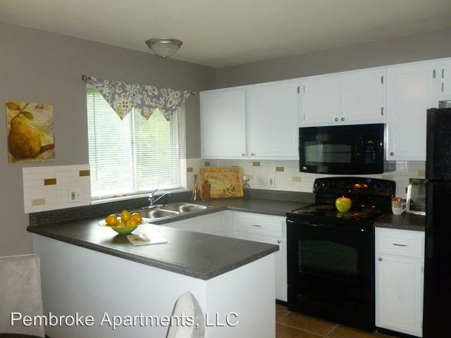 3025 Pembroke Ln - Photo 3 of 5