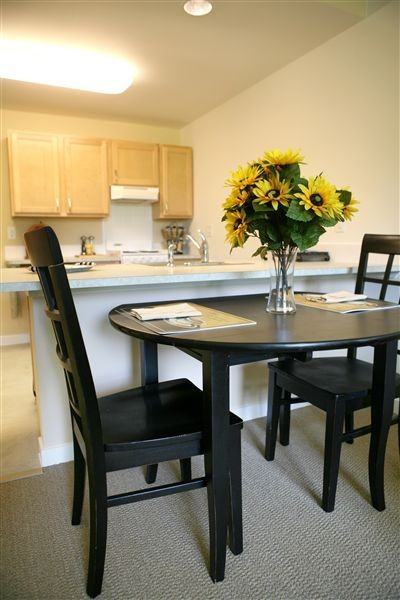 Heron Manor - Photo 3 of 10