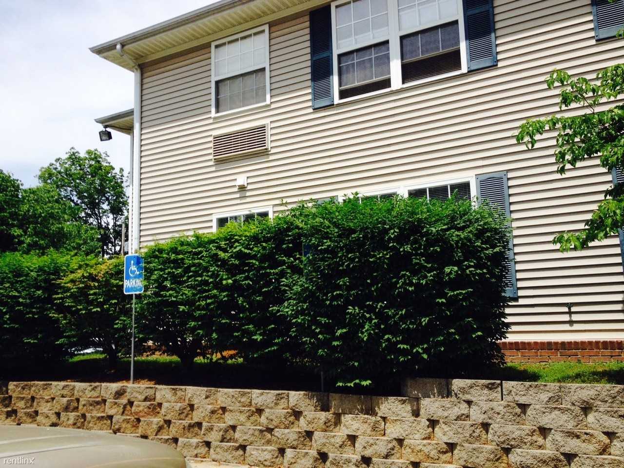 Grant Village Apartments 201299 E 12th Ave, Bowling Green, KY 42101