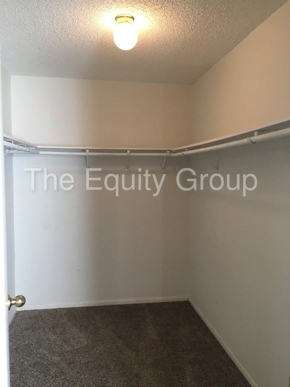 32206 Sierra Dr - Photo 3 of 29