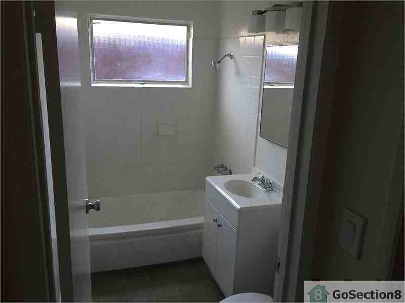 2727 E 17th St - Photo 3 of 4