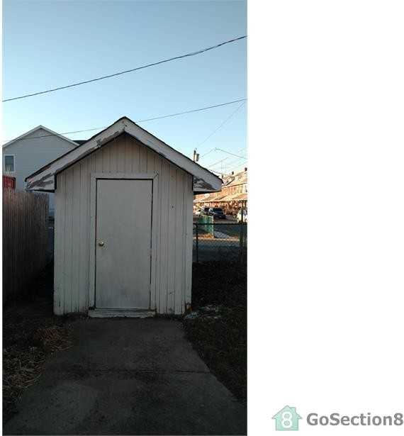 11 Burke St - Photo 2 of 8