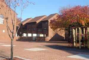 514 Orchard St - Photo 2 of 5