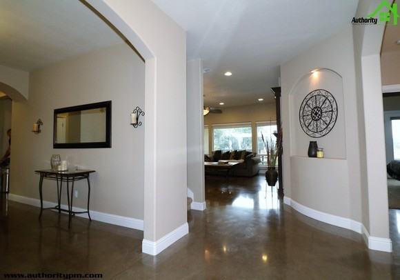 1501 Brinn Dr - Photo 3 of 50