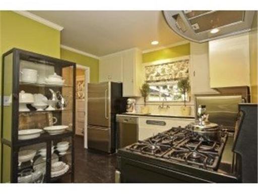 1519 Mariposa Ave - Photo 2 of 9