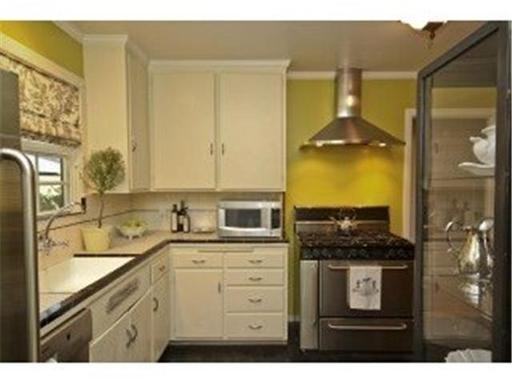 1519 Mariposa Ave - Photo 3 of 9