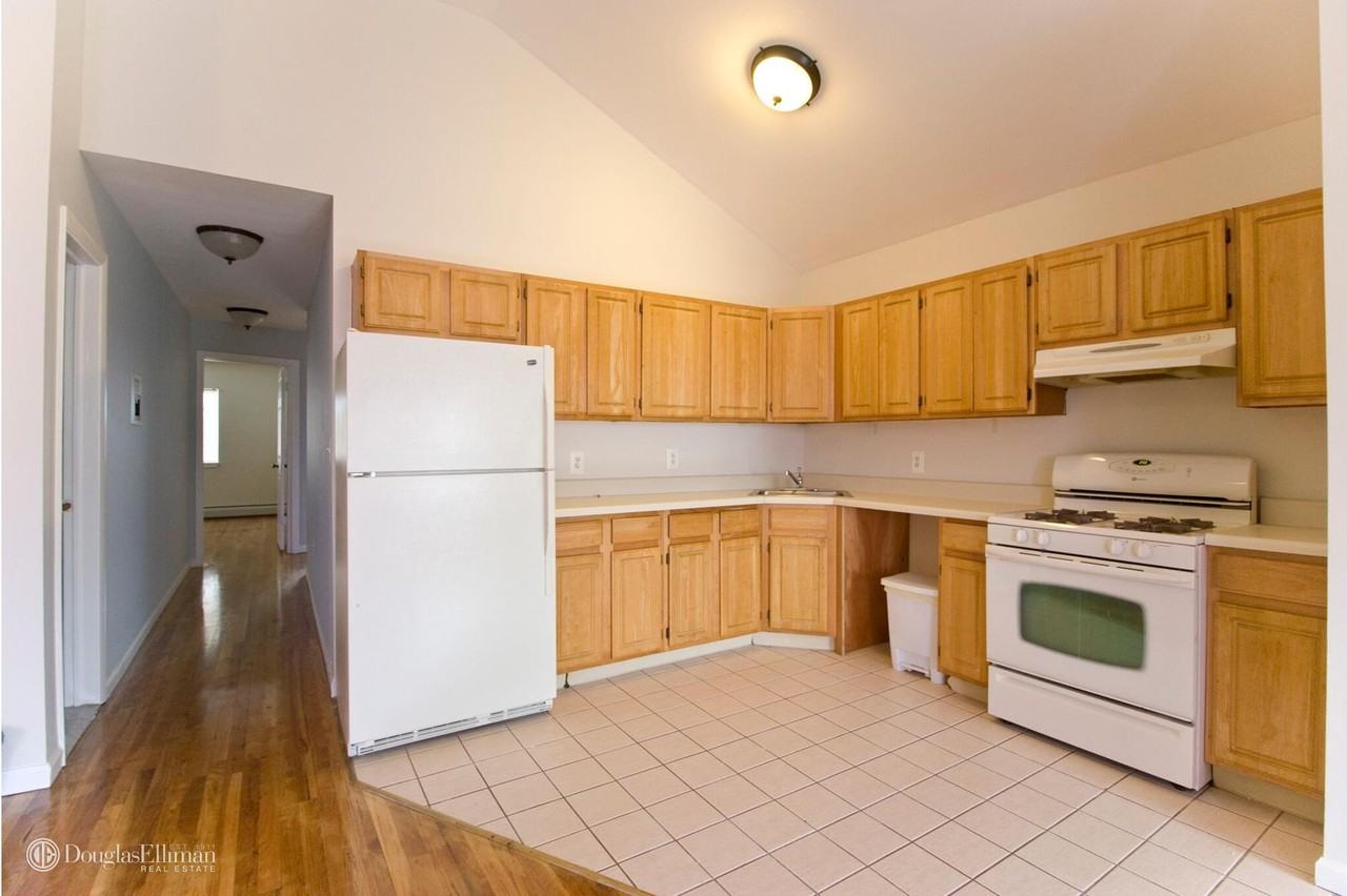 264 Hosmer Ave 2 - Photo 2 of 6