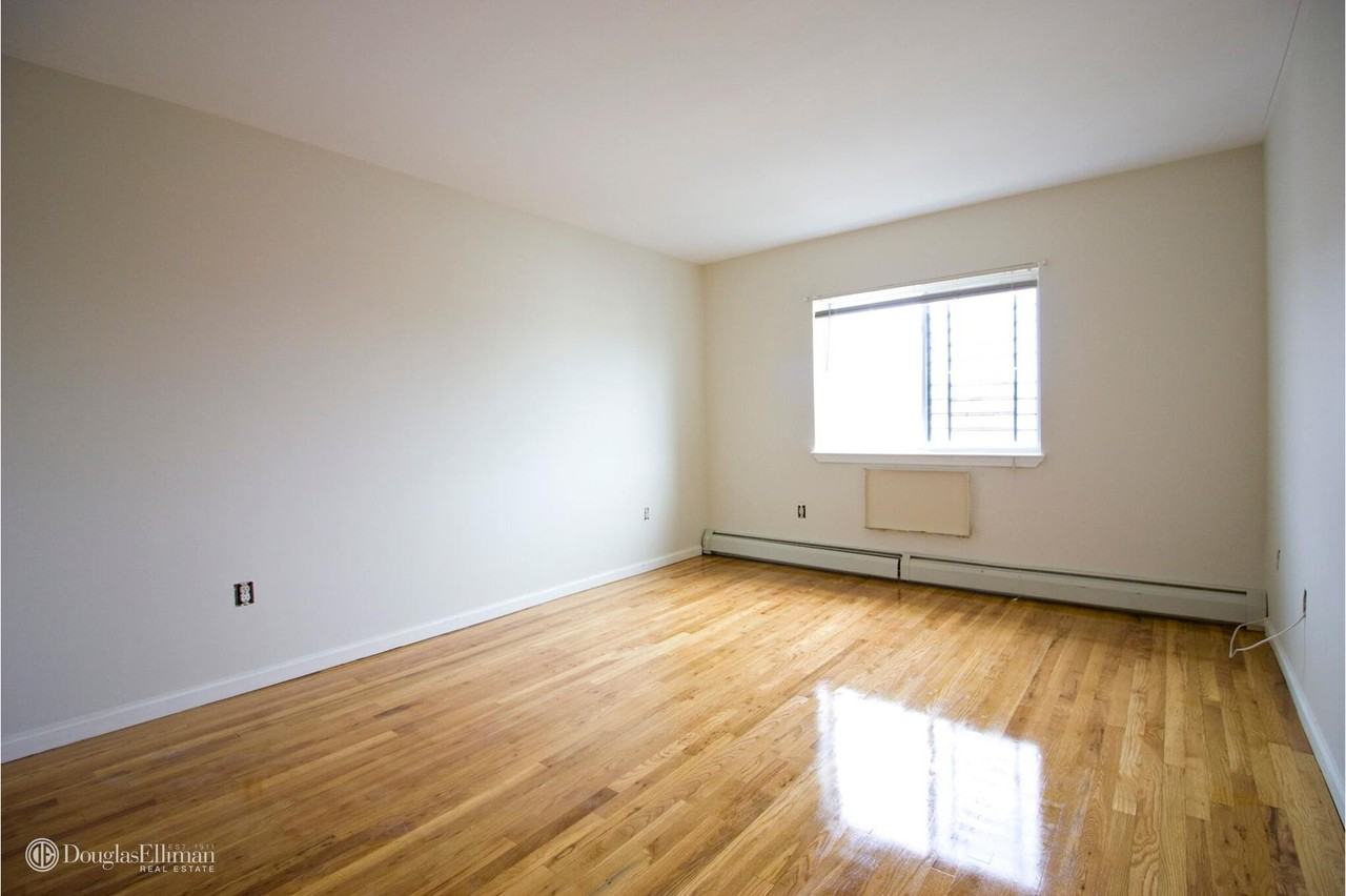 264 Hosmer Ave 2 - Photo 3 of 6