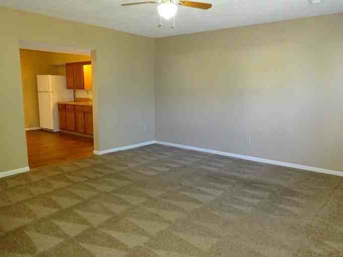 903 N Lynn St - Photo 2 of 16