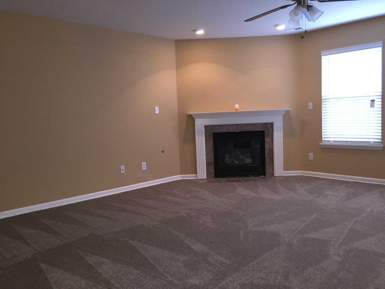 8144 Wood Hollow Ln - Photo 3 of 17