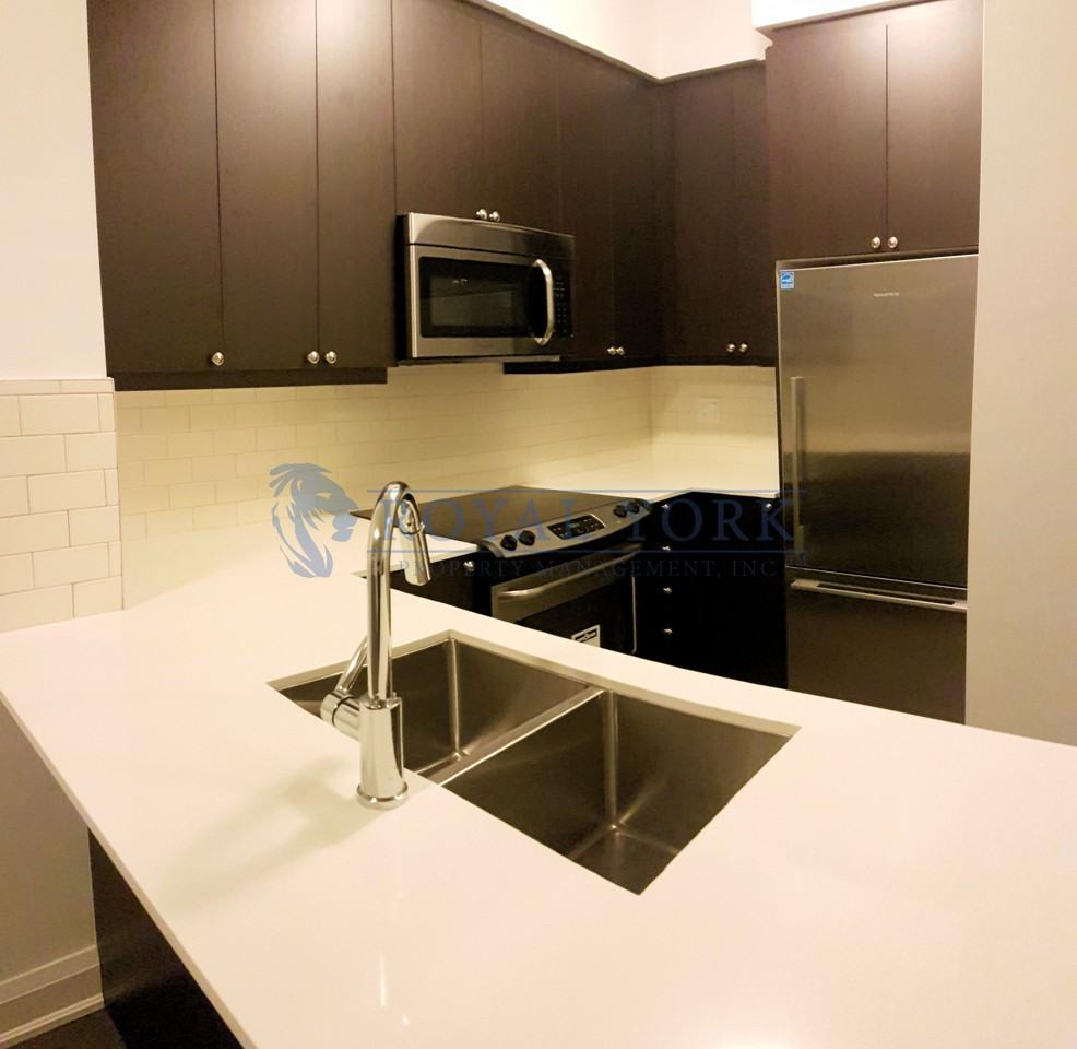 25 Fontenay Ct - Photo 2 of 20