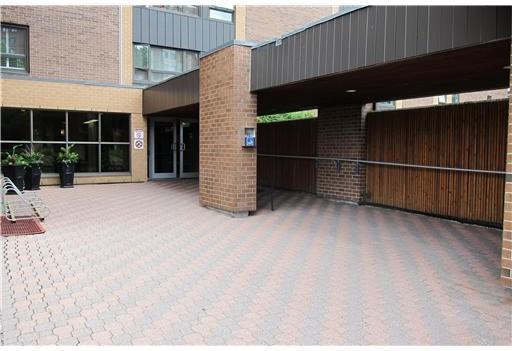 1356 Meadowlands Dr E - Photo 2 of 4