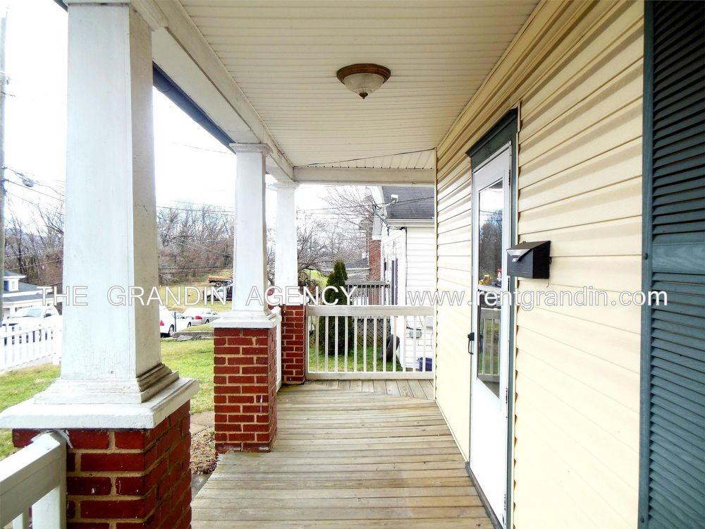 512 Chestnut Ave NW - Photo 3 of 30