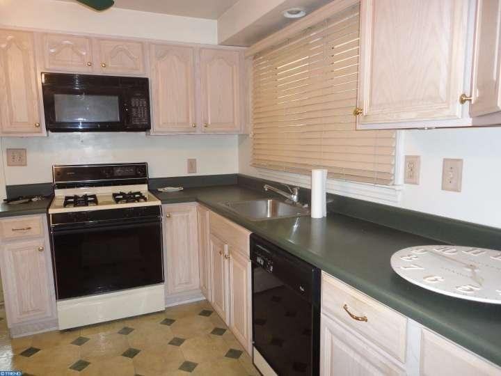 408 Edgemoor Dr - Photo 2 of 12