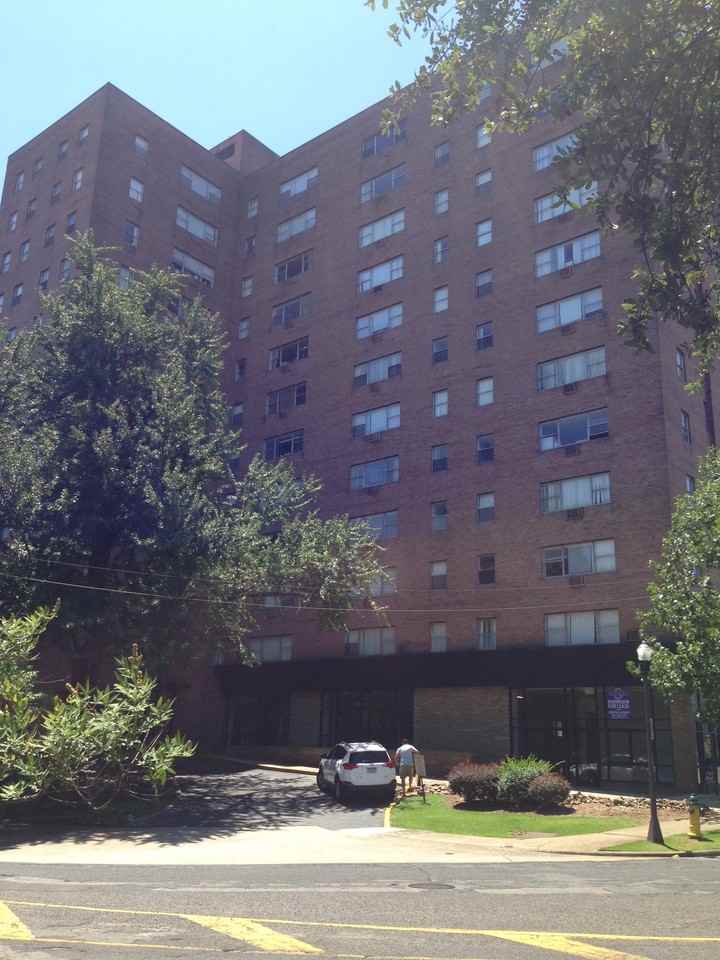 Highland Towers Apartments for Rent 2251 Highland Avenue, Birmingham