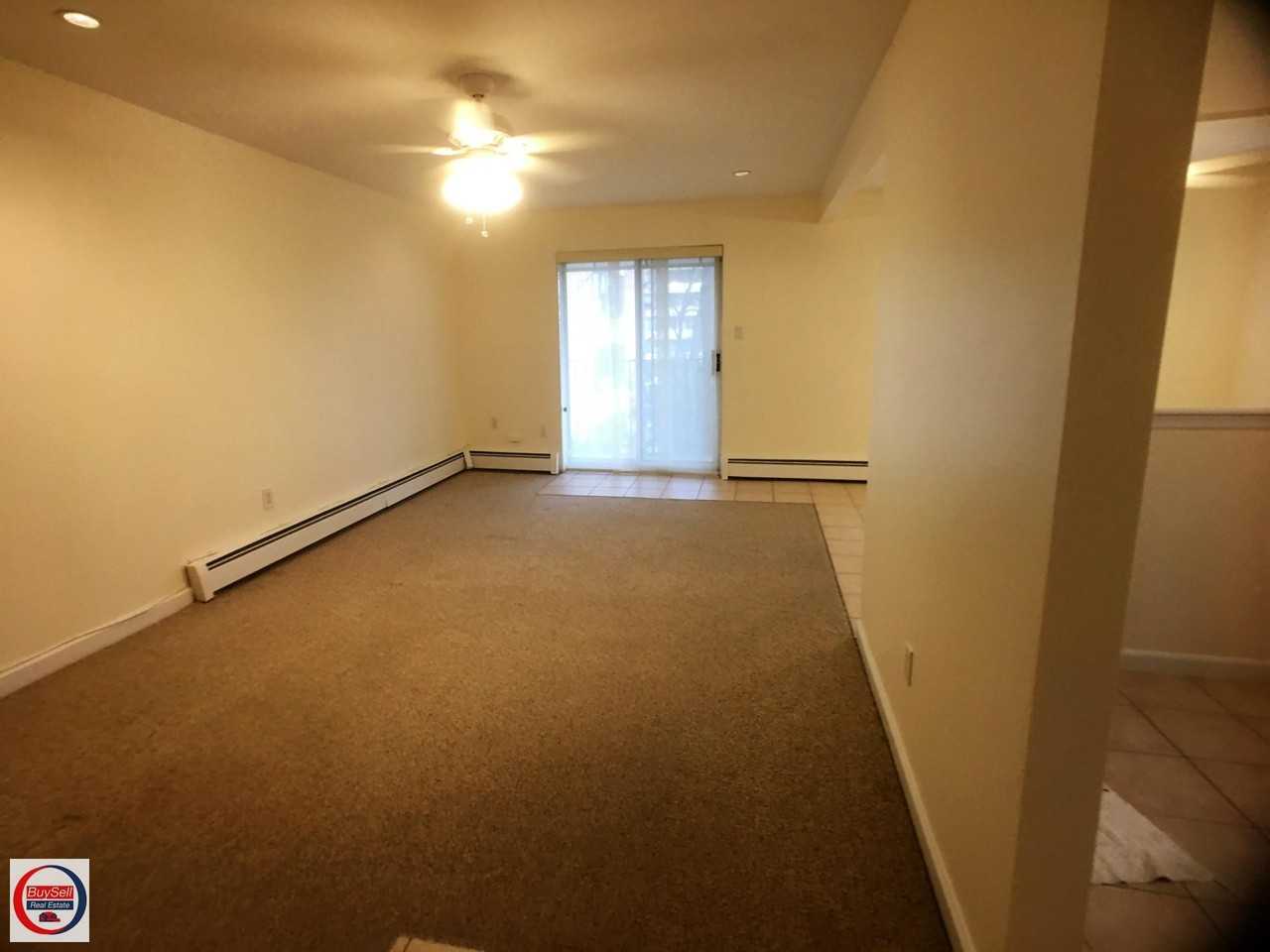 10-21 166th St #2F - Photo 2 of 9