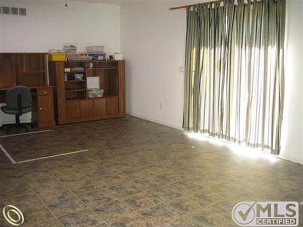 820 Davis Lake Rd - Photo 2 of 7