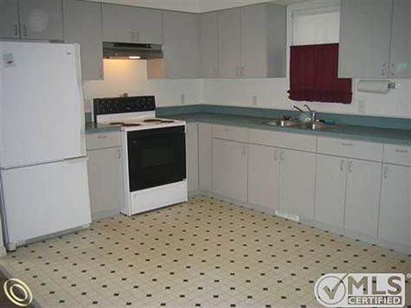 820 Davis Lake Rd - Photo 3 of 7