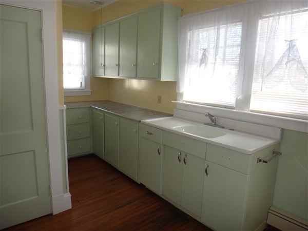 383 E Center St - Photo 2 of 9