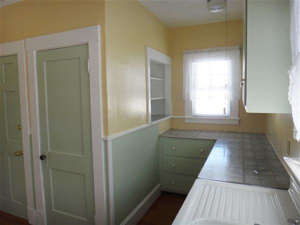 383 E Center St - Photo 3 of 9