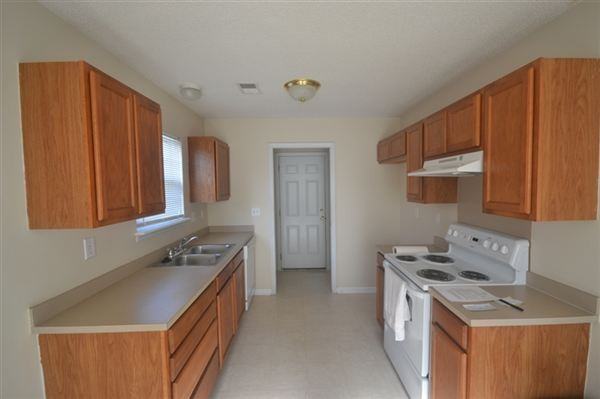 5069 Westview St - Photo 3 of 10