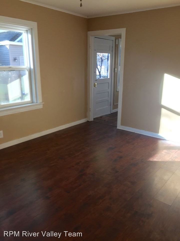 1409-1411 South C Street - Photo 2 of 5