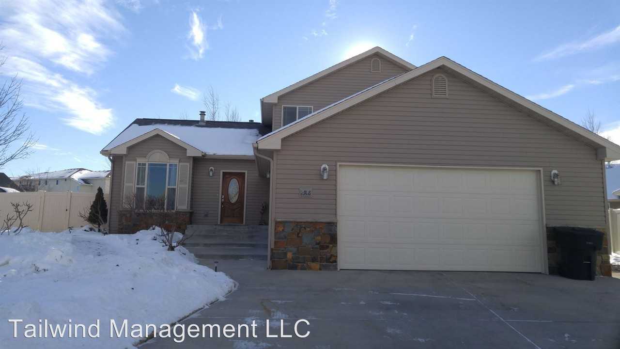 2928 Daystar Dr - Photo 3 of 15