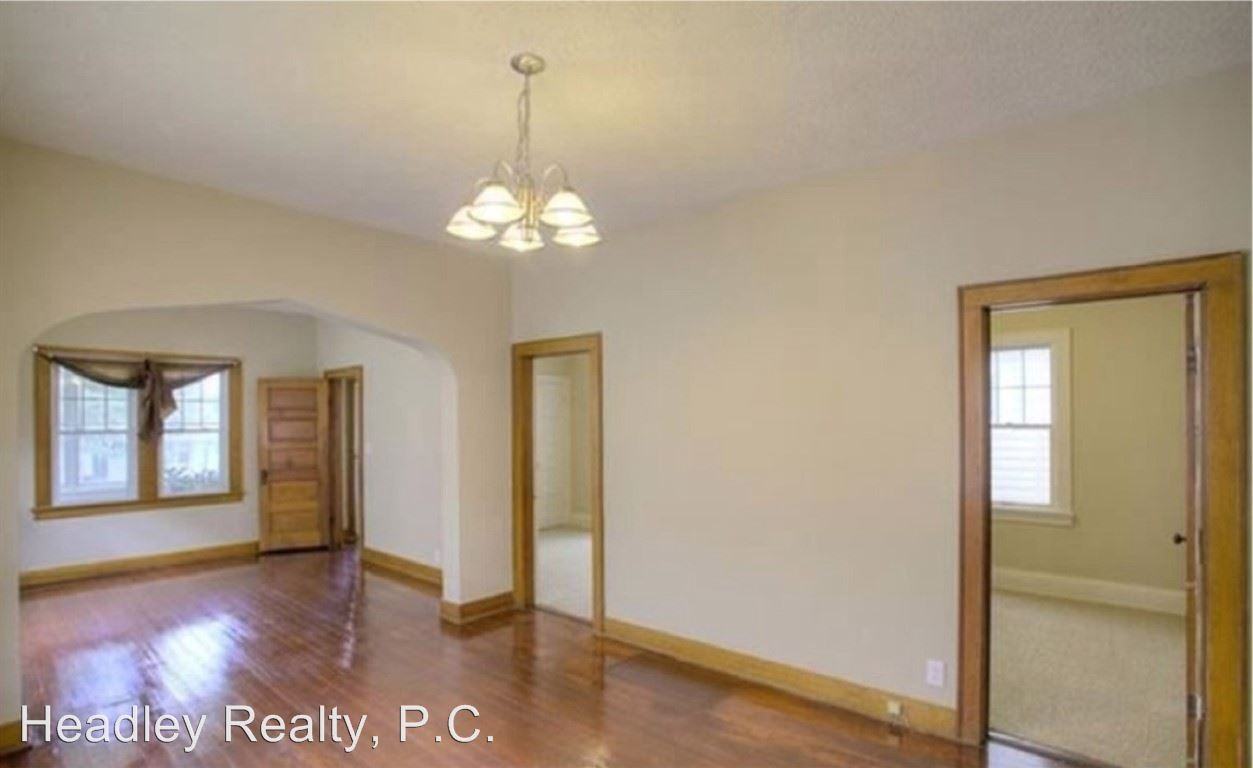 1713 S 12th St - Photo 2 of 7