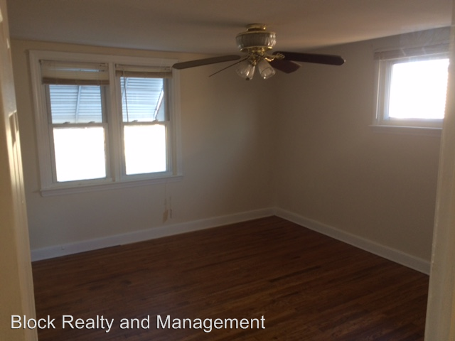 345 W 22nd St - Photo 3 of 6