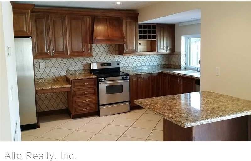 10803 NW 26th St - Photo 3 of 7