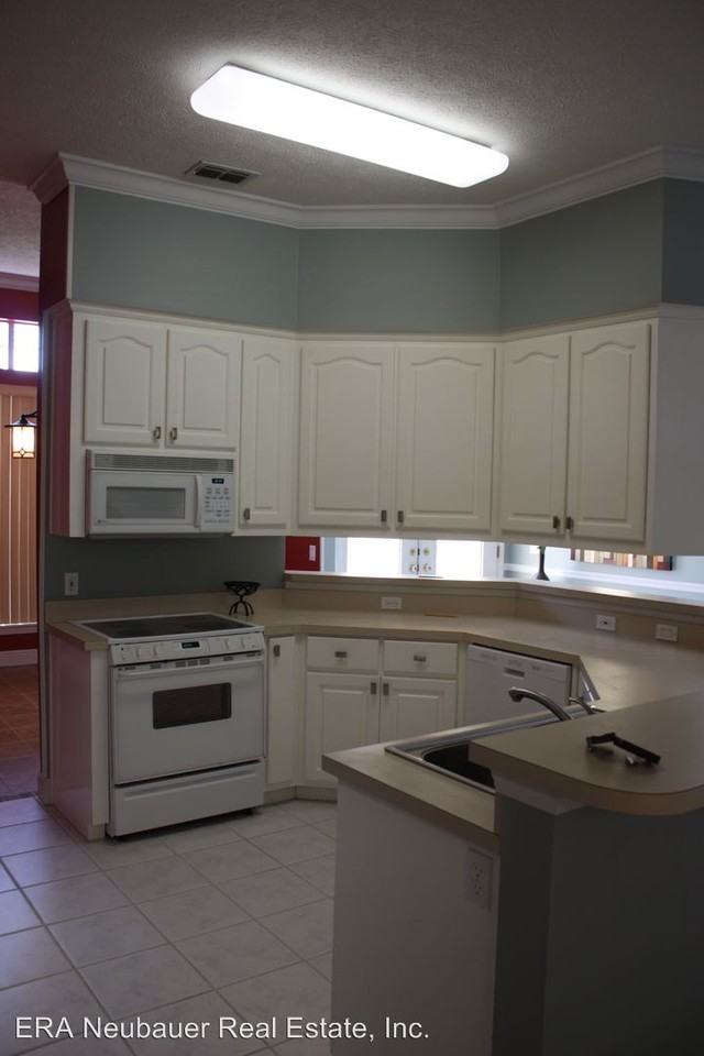 315 Memory Ln - Photo 3 of 21