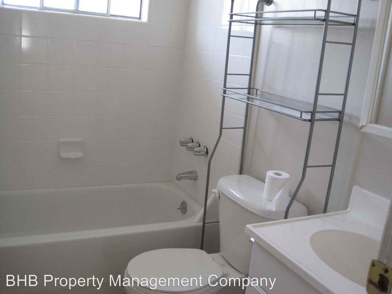 5560 Spinnaker Dr #4 - Photo 3 of 10